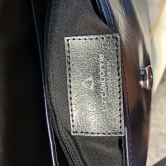 LIZ Claiborne Y2k Navy Blue Sholder Bag With magnetic Flap, EUC, Vegan Leather. - Picture 4 of 11